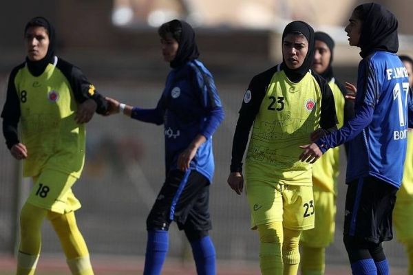  امتناع زارع باتری از سفر به بم و دیدار با خاتون