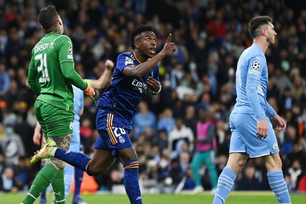 عکس؛ لحظهای که وینیسیوس با لایی دیدنی از فرناندینیو عبور کرد