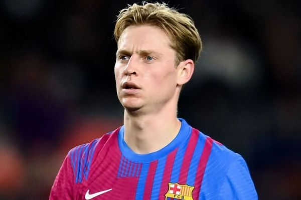 هافبک هلندی از ژاوی ناراضی است اما در تیم کاتالانی میماند