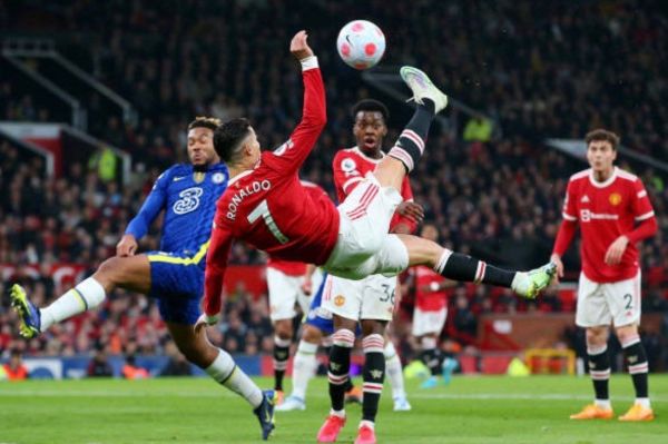 عکس؛ لحظهای که رونالدو به دنبال تکرار قیچی برگردون سال 2018 بود