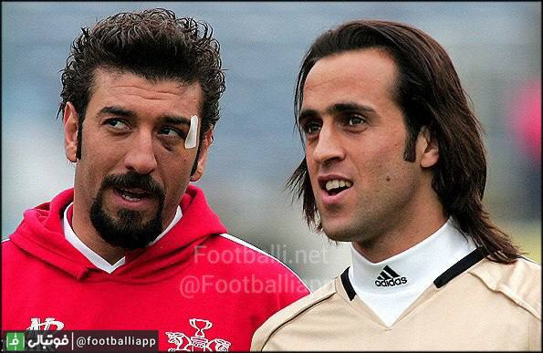  نوستالژی  علی کریمی و زنده یاد علی انصاریان قبل از آغاز بازی دوستانه پرسپولیس بایرن مونیخ عکسی به یادگار می گیرند