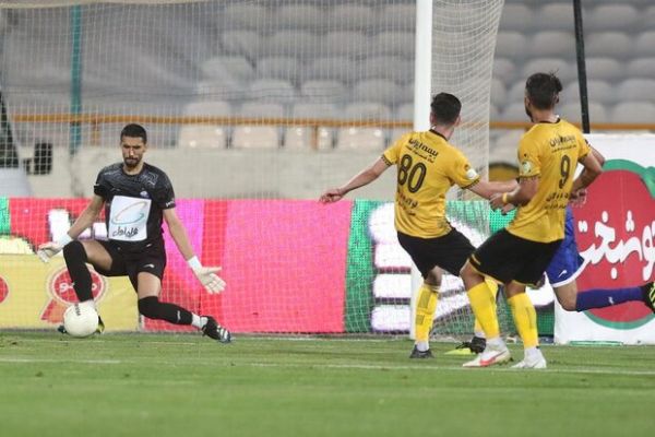 اکبری قهرمانی استقلال در دست خودش است سپاهان نمیخواهد بازنده باشد