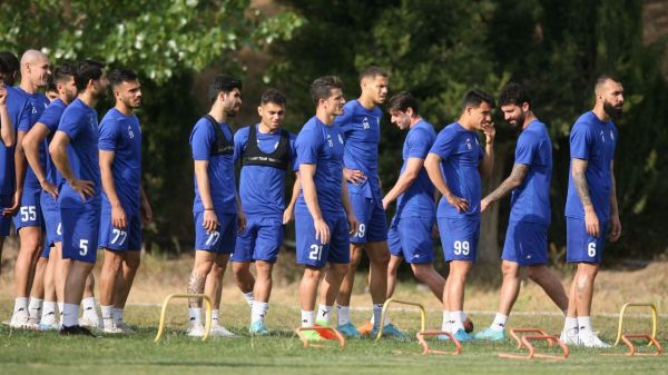 12 امتیاز از شش بازی استقلال را قهرمان لیگ برتر میکند