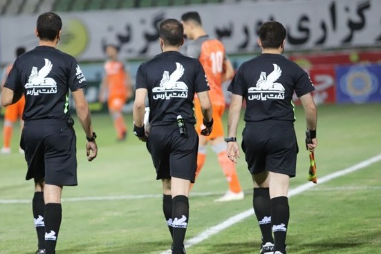 قضاوت داوران لیگ برتری در بازیهای حساس لیگ یک