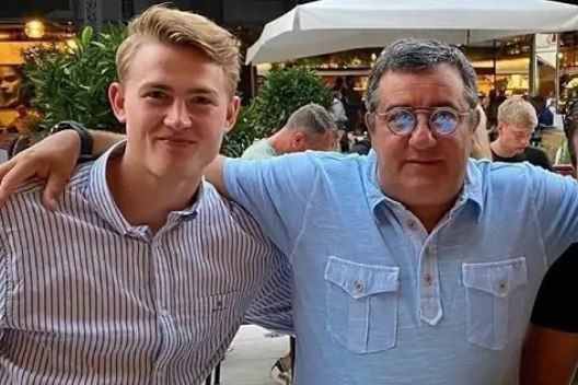 جملات احساسی ستاره هلندی خط دفاع بانویپیر برای رایولا