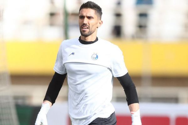 حاشیه دیدار سپاهان - استقلال برخورد گرم مظاهری با غلامپور و حسینی