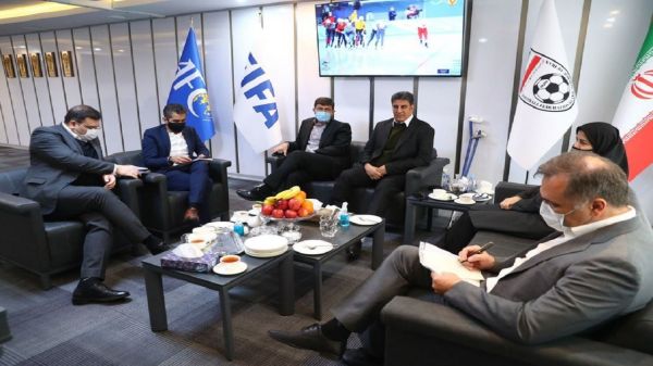 با اعلام سخنگوی فدراسیون فوتبال جلسه امروز هیات رییسه از رسمیت افتاد