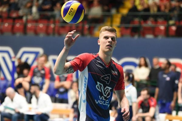 دریافتکننده باشگاه مونتزای ایتالیا به شهداب یزد پیوست