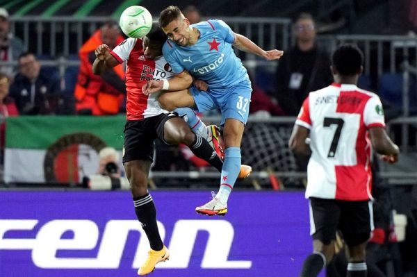  اردویژه هلند  تساوی فاینورد مقابل آیندهوون در شب نیمکت‌نشینی مجدد جهانبخش