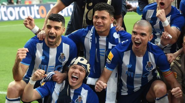  مهدی طارمی؛ بازیکن فراری از ترکیه که قهرمان پرتغال شد  عکس