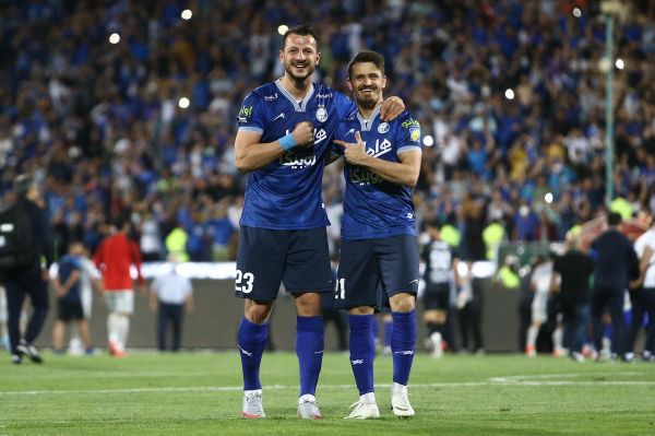 رمضانی و سایر استقلالیها سوژه تیکتاکر مشهور عکس