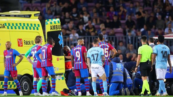  آمبولانس در نیوکمپ؛ مدافع بارسلونا ضربه مغزی شد