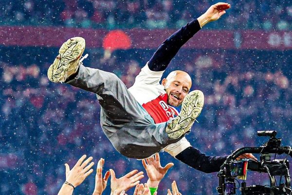  تن هاگ روی دستان ستارگان آژاکس پیش از آمدن به منچستریونایتد عکس