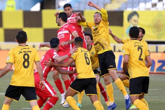  کاروان پرسپولیس برای تقابل با سپاهان عازم ورزشگاه شد