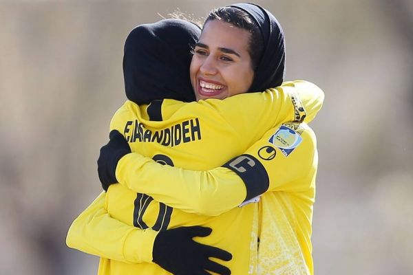  عکس نوشت  شلیک سه امتیازی فاطمه پسندیده به قلب ذوب آهن