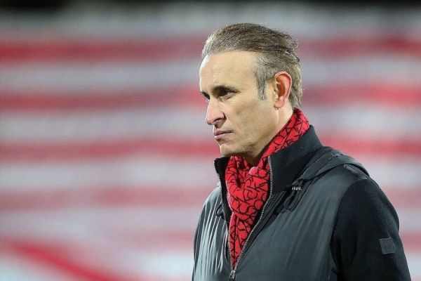 حاشیه دیدار تراکتور - پرسپولیس استقبال از گلمحمدی با پرتاب بطری در تبریز