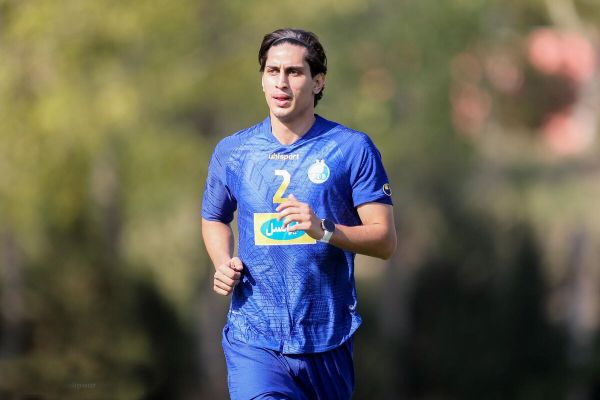 نادری و استقلال هنوز خبری نیست