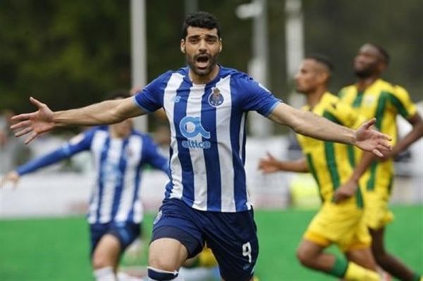  حضور مهدی طارمی در تیم منتخب فصل لیگ برتر پرتغال  عکس