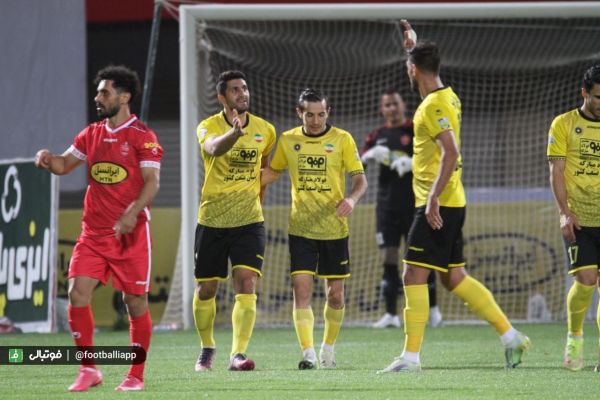 سپاهانیها پاداش شکست پرسپولیس را دریافت کردند