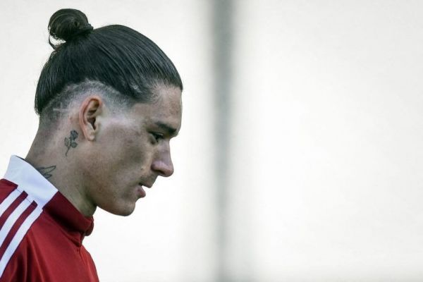 ستاره بنفيکا پيراهن منچستر يونايتد را بر تن خواهد کرد