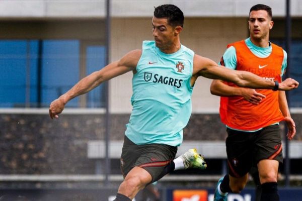 عکس؛ رونالدو در تمرین تیم ملی پرتغال در روز فینال لیگ قهرمانان اروپا