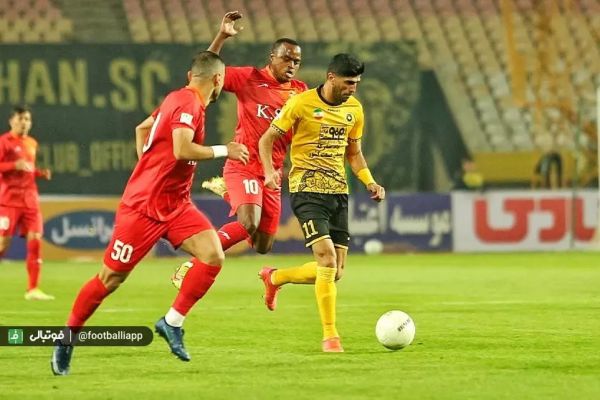  فولاد سه - سپاهان صفر  درخشش پاتوسی علیه نایب قهرمانی احتمالی سپاهان  نکونام نسخه سپاهان را پیچید