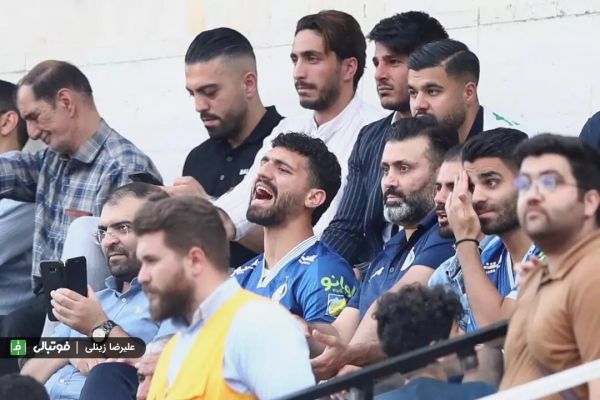  فتاحی  اجاره ورزشگاه آزادی را می‌دهیم اما پیشکسوتان‌مان را راه نمی‌دهند