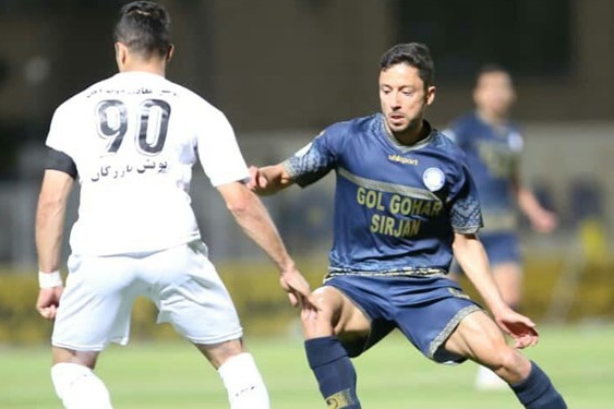  عاشوری  نشان دادیم گل‌گهر مدعی قهرمانی بود  به ما جفا شد اما کامبک زدیم