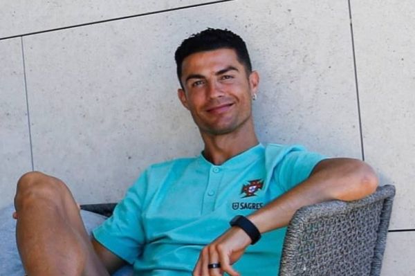  عکسی که رونالدو از چهره خندانش با پیامی ویژه منتشر کرد