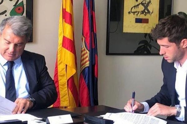 رسمی؛ تمدید قرارداد هافبک باسابقه بارسلونا تا 2023 با بند فسخی عجیب