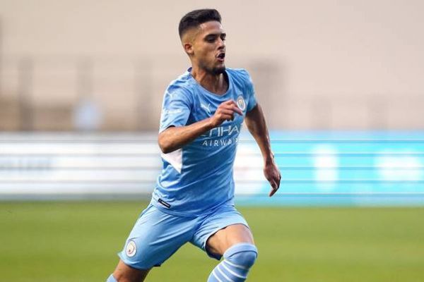  فنرباغچه به دنبال خرید مدافع منچسترسیتی