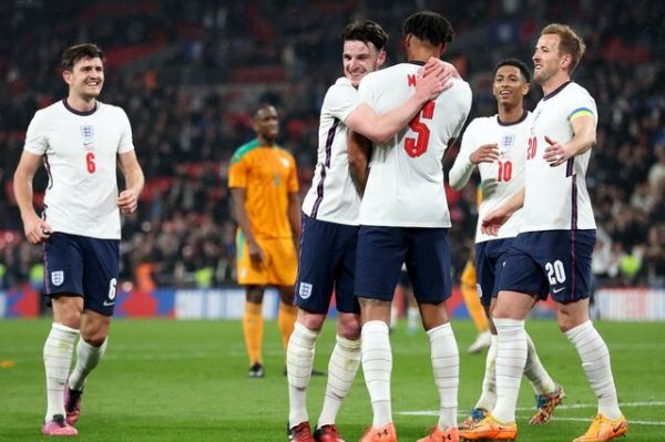 ترکیب ۱۱ نفره انگلیس برابر ایران در جام جهانی، به انتخاب هواداران سهشیرها