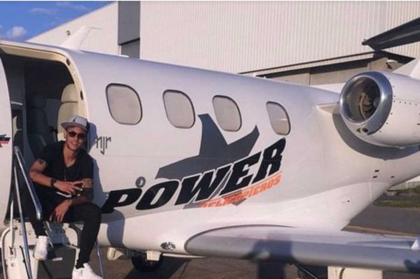  فرود اضطراری برای جت شخصی نیمار