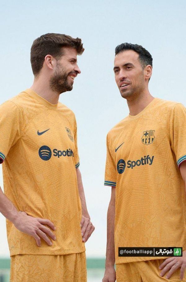  رونمایی از پیراهن دوم بارسلونا برای فصل 23-2022 که نقشه شهر بارسلون را بر روی آن نقش بستند