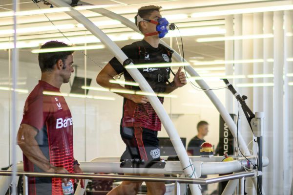  ماشین گلزنی برگشت کار آزمون در لورکوزن سخت شد