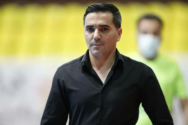 کاپیتان سابق تیم ملی فوتسال باید از صمیمی تقدیر شود فعلا حریف اول ما سپاهان است