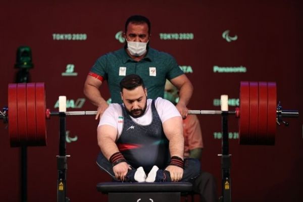 وضعیت نامشخص قهرمان پارالمپیک توکیو برای ادامه فعالیت در وزنهبرداری