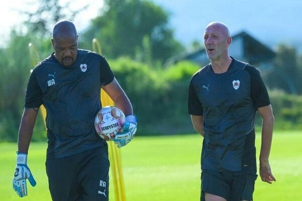  مربی دروازه‌بان‌های پرسپولیس وارد تهران شد