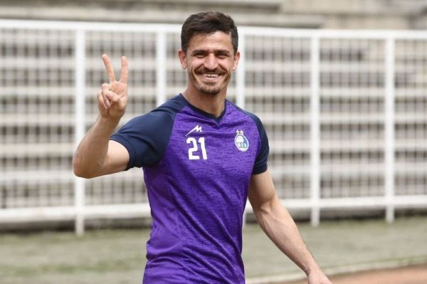  واکنش سلبریتی‌ها به خداحافظی وریا غفوری  کاپیتان استقلال درس بزرگی به آدم‌های معروف‌ داد