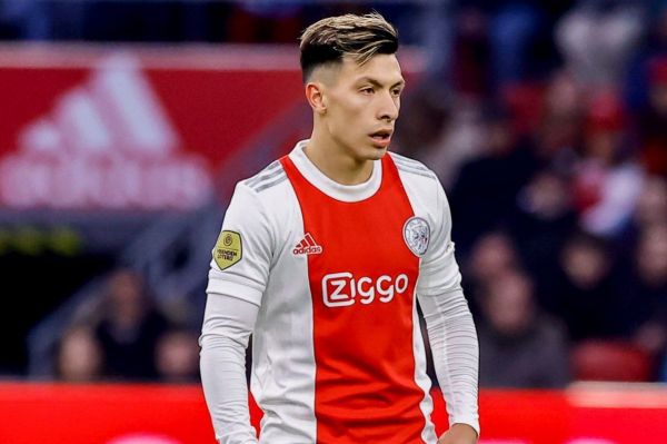 مدافع آرژانتینی آژاکس به حضور در جمع شياطينسرخ نزديک شد