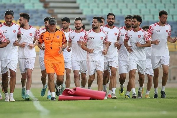  انتظاری  پرسپولیس در جذب مهاجم مثل استقلال عمل کند  امیدوارم بازیکنان بزرگ کار بزرگی انجام دهند