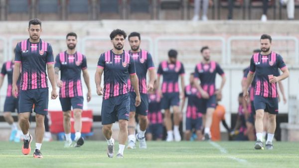 اعتراض بازیکنان پرسپولیس به مشکلات مالی باشگاه پیش پرداختمان کجاست