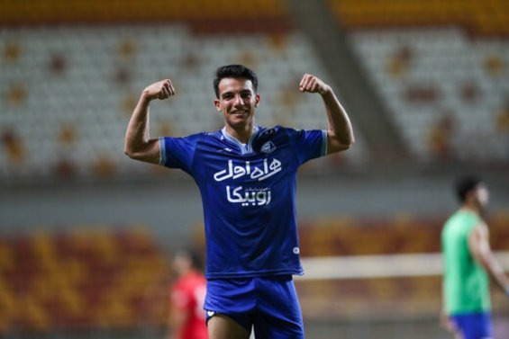 مالک شارلروا هم من و هم مربی تیم عاشق حسینزاده هستیم