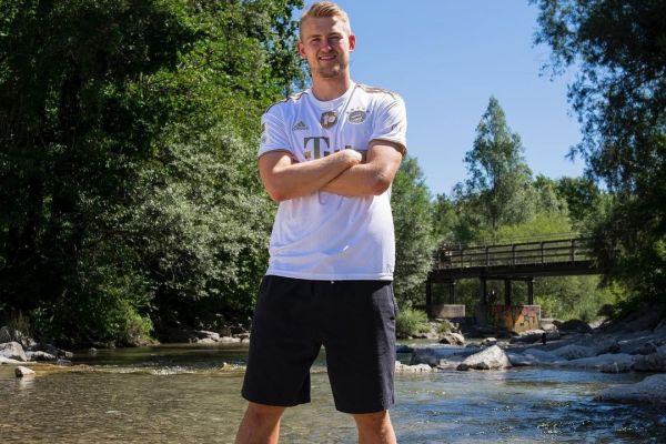 عکس؛ خرید جدید بایرن مونیخ در رودخانه شهر مونیخ