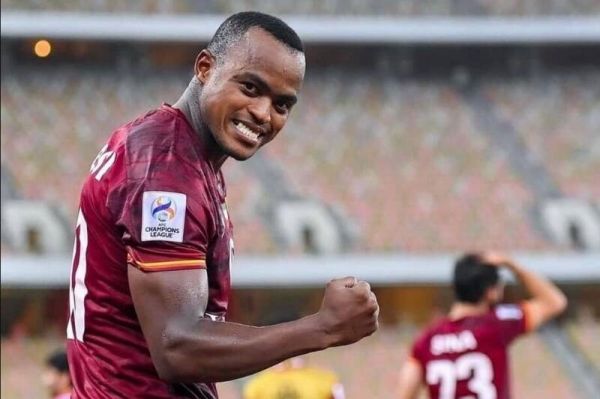 پاتوسی از فولاد خداحافظی کرد عکس