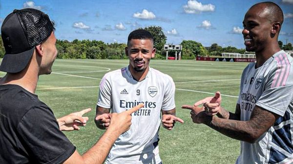 عکس؛ سه گابریل آرسنال و بازسازی میم معروف سه مرد عنکبوتی