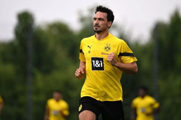 آینده مبهم مدافع باسابقه و آلمانی دورتموند؛ احتمال تمدید قرارداد چقدر است