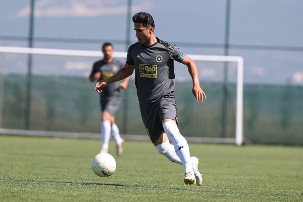 عکس؛ جلال کاپیتان تیم پرستاره سپاهان