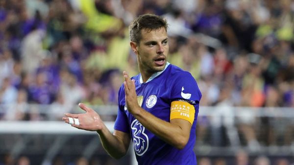 ژاوی همچنان به دنبال جذب مدافع چلسی