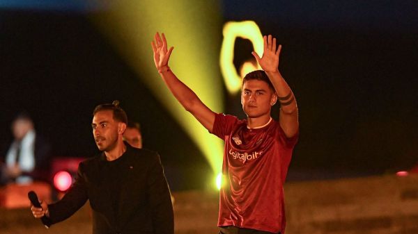 تصویری از استقبال شگفتانگیز هواداران رم از دیبالا